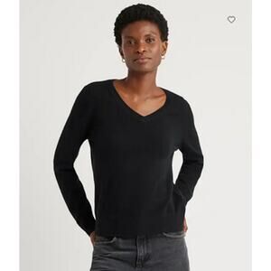 Quince Mongolian Cashmere V-Neck Sweater M NWT